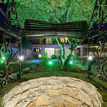 Feronia * Χερσόνησος